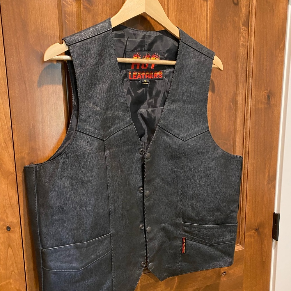 Men’s hot leather motorcycle vest